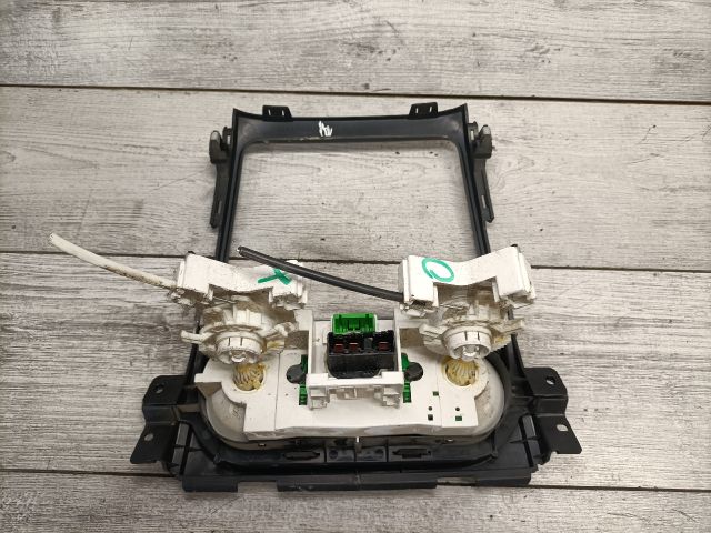 bontott SUZUKI SX4 Fűtéskapcsoló (manuális klímás)