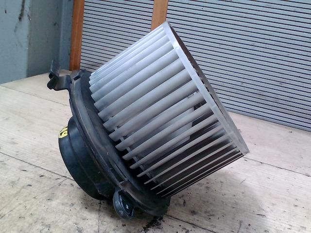 bontott SUZUKI SX4 Fűtőmotor (Nem klímás)