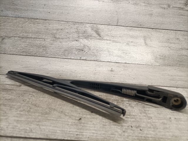 bontott SUZUKI SX4 Hátsó Ablaktörlő Kar