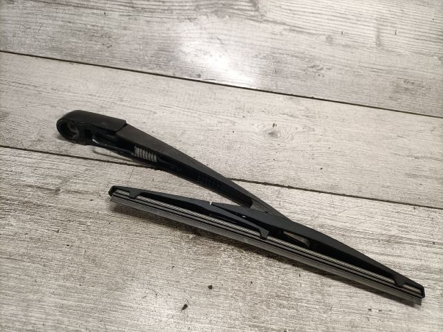 bontott SUZUKI SX4 Hátsó Ablaktörlő Kar