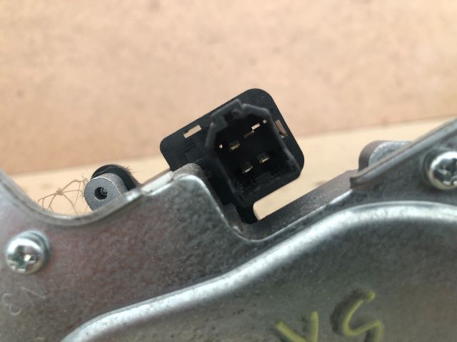 bontott SUZUKI SX4 Hátsó Ablaktörlő Motor