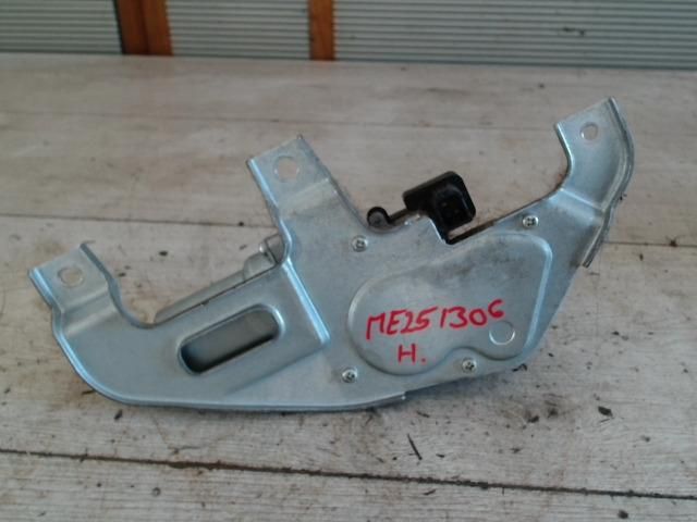 bontott SUZUKI SX4 Hátsó Ablaktörlő Motor