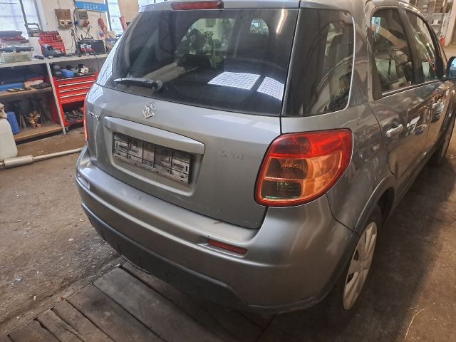 bontott SUZUKI SX4 Hátsó középső Biztonsági Öv Csat