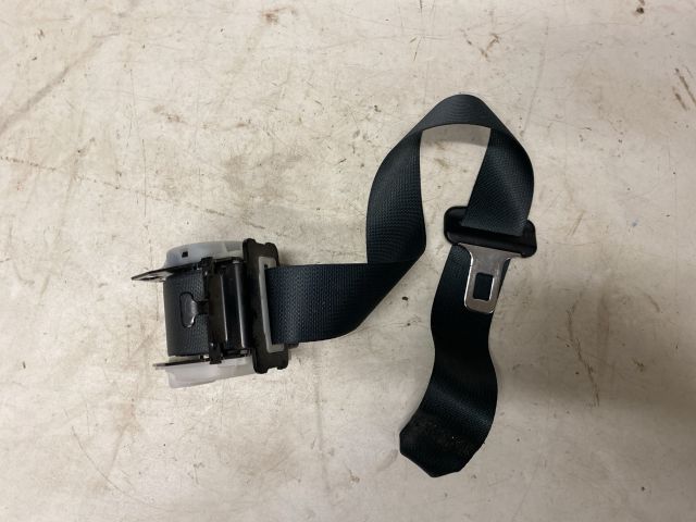 bontott SUZUKI SX4 Hátsó középső Biztonsági Öv