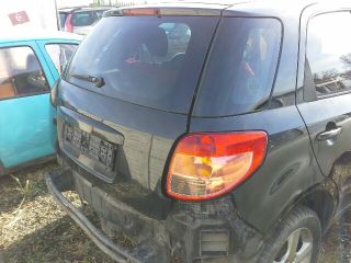 bontott SUZUKI SX4 Hátsó középső Fejtámla