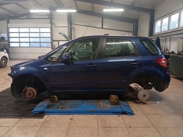 bontott SUZUKI SX4 Hátsó Rendszámtábla Világítás