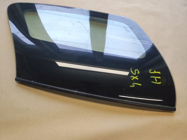 bontott SUZUKI SX4 Jobb C Oszlop Oldalablak Üveg