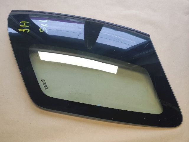 bontott SUZUKI SX4 Jobb C Oszlop Oldalablak Üveg