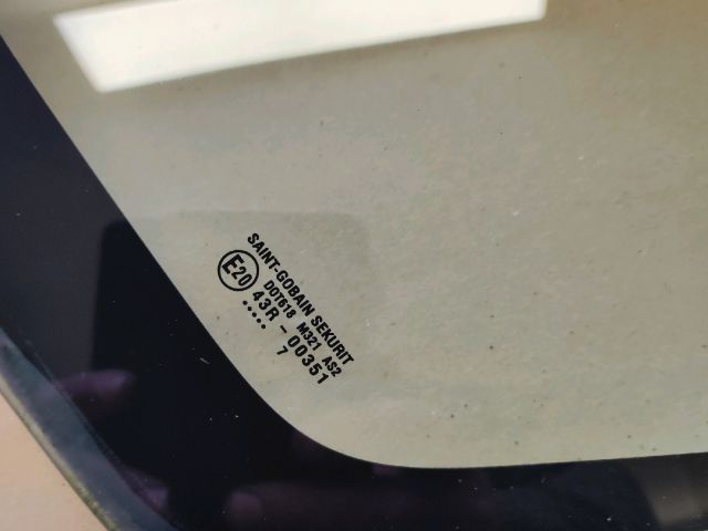 bontott SUZUKI SX4 Jobb C Oszlop Oldalablak Üveg