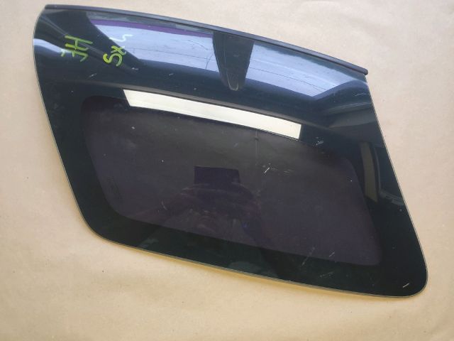 bontott SUZUKI SX4 Jobb C Oszlop Oldalablak Üveg