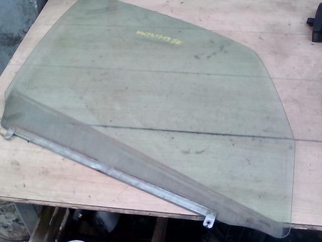 bontott SUZUKI SX4 Jobb első Ablak