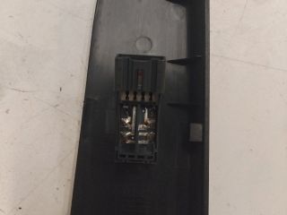 bontott SUZUKI SX4 Jobb első Ablakemelő Kapcsoló