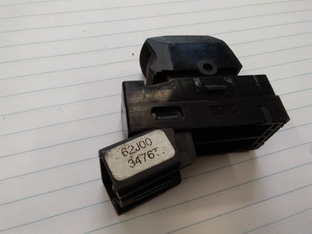 bontott SUZUKI SX4 Jobb első Ablakemelő Kapcsoló