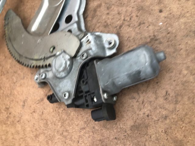 bontott SUZUKI SX4 Jobb első Ablakemelő Szerkezet (Elektromos)