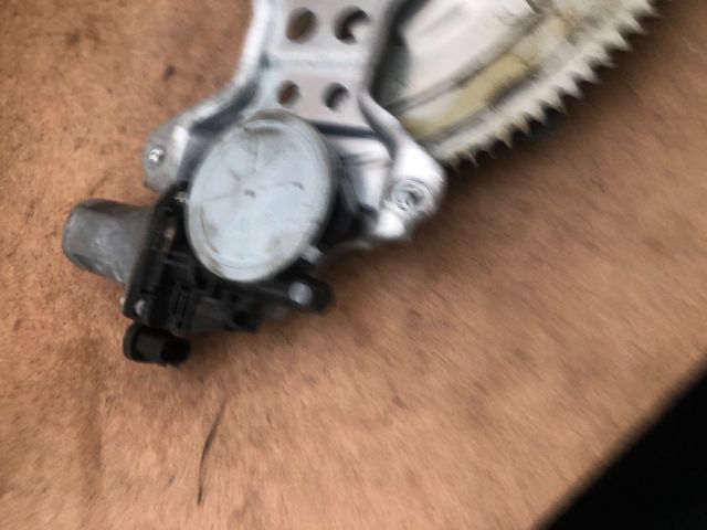 bontott SUZUKI SX4 Jobb első Ablakemelő Szerkezet (Elektromos)