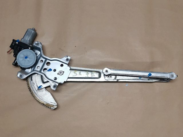 bontott SUZUKI SX4 Jobb első Ablakemelő Szerkezet (Elektromos)