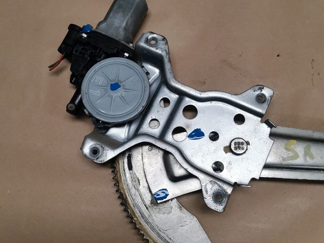 bontott SUZUKI SX4 Jobb első Ablakemelő Szerkezet (Elektromos)