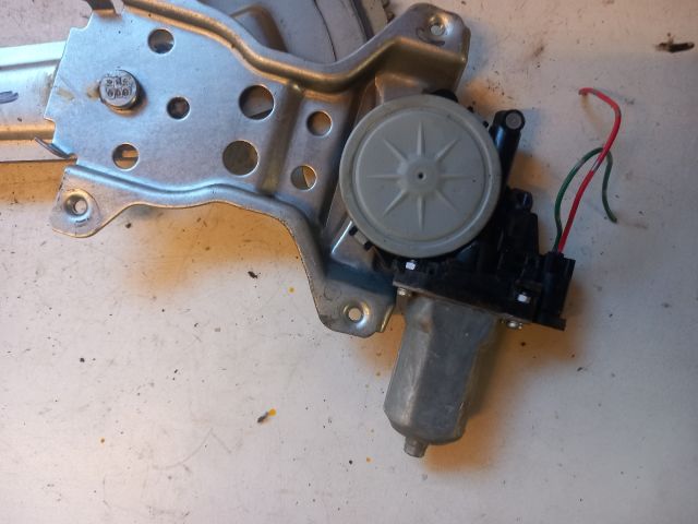 bontott SUZUKI SX4 Jobb első Ablakemelő Szerkezet (Elektromos)