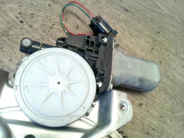 bontott SUZUKI SX4 Jobb első Ablakemelő Szerkezet (Elektromos)