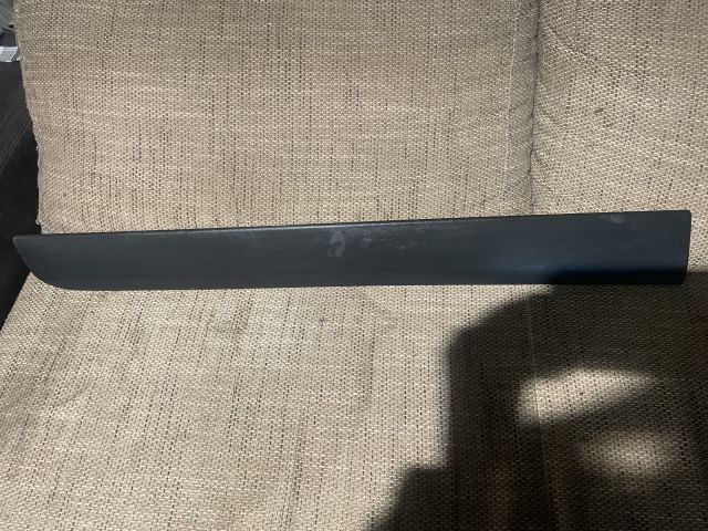 bontott SUZUKI SX4 Jobb első Ajtó Díszléc