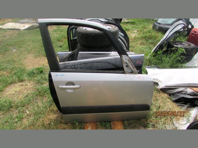 bontott SUZUKI SX4 Jobb első Ajtó (Részeivel)