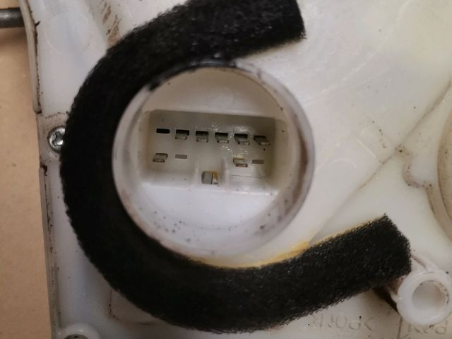 bontott SUZUKI SX4 Jobb első Ajtózár Motor