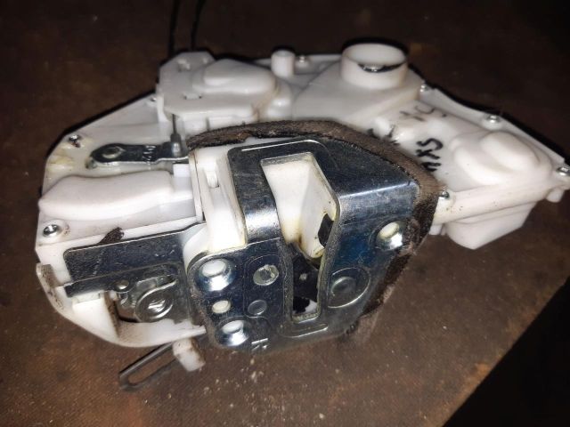 bontott SUZUKI SX4 Jobb első Ajtózár