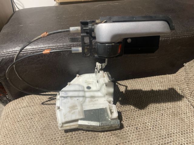 bontott SUZUKI SX4 Jobb első Ajtózár