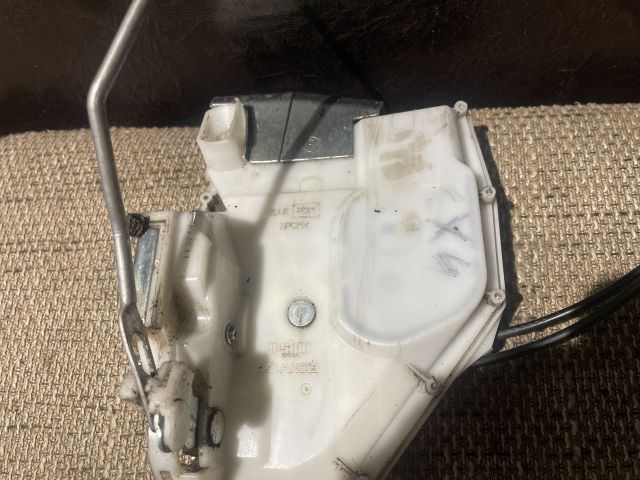 bontott SUZUKI SX4 Jobb első Ajtózár