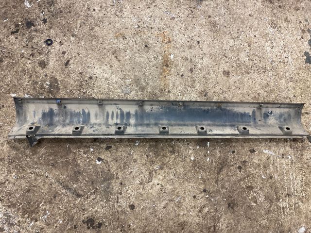 bontott SUZUKI SX4 Jobb első Belső Küszöb Burkolat