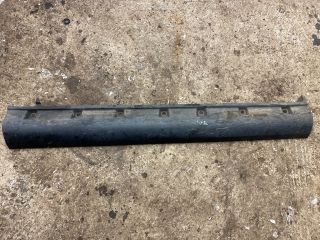 bontott SUZUKI SX4 Jobb első Belső Küszöb Burkolat