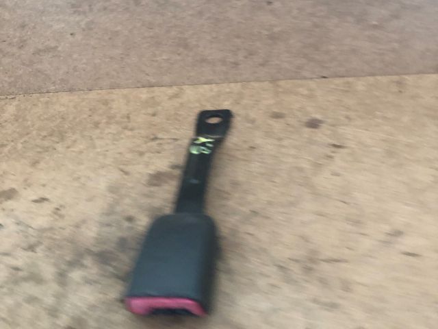 bontott SUZUKI SX4 Jobb első Biztonsági Öv Csat