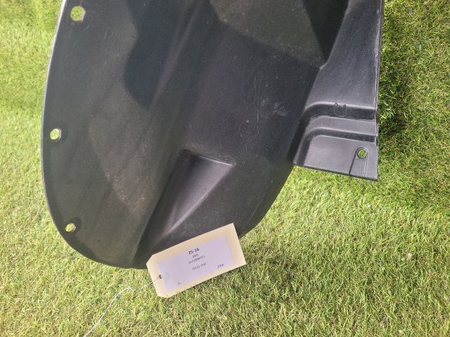 bontott SUZUKI SX4 Jobb első Dobbetét (Kerékjárati, Műanyag)