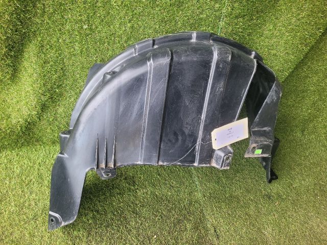 bontott SUZUKI SX4 Jobb első Dobbetét (Kerékjárati, Műanyag)