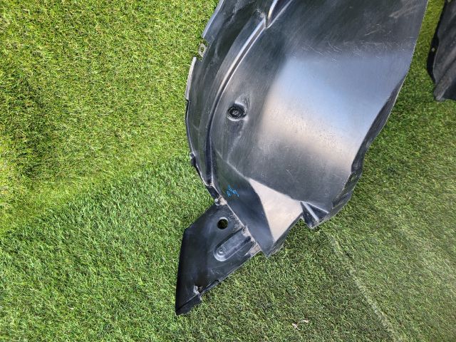 bontott SUZUKI SX4 Jobb első Dobbetét (Kerékjárati, Műanyag)