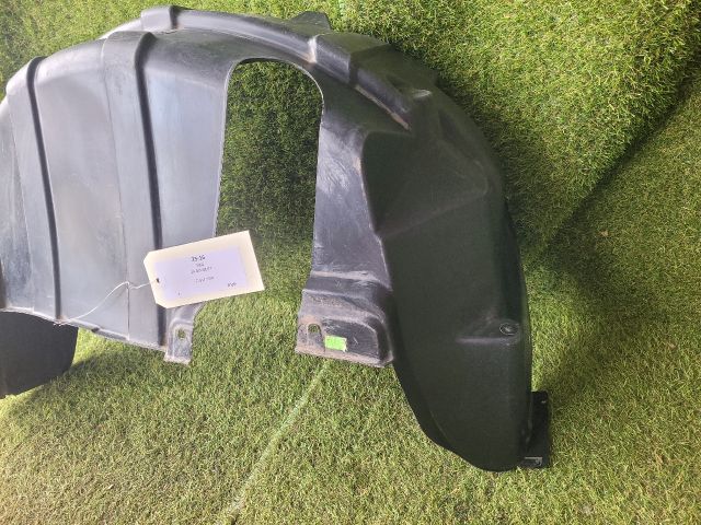 bontott SUZUKI SX4 Jobb első Dobbetét (Kerékjárati, Műanyag)