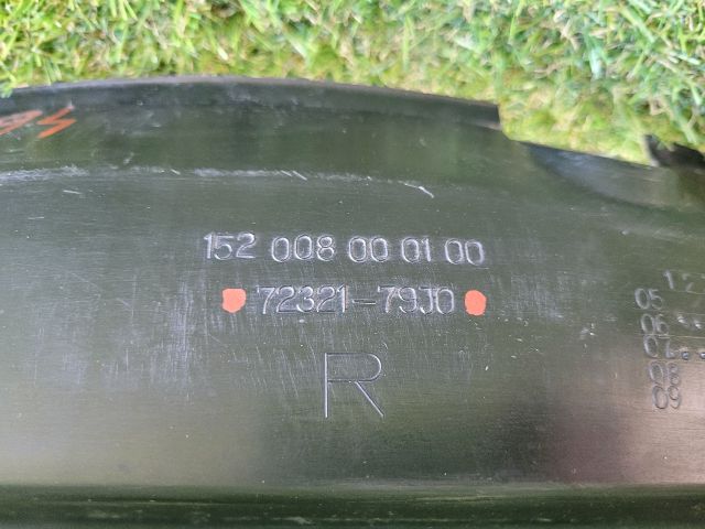 bontott SUZUKI SX4 Jobb első Dobbetét (Kerékjárati, Műanyag)