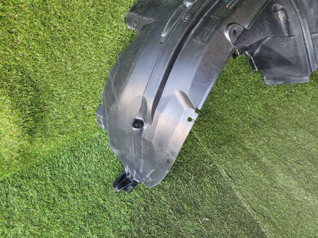 bontott SUZUKI SX4 Jobb első Dobbetét (Kerékjárati, Műanyag)