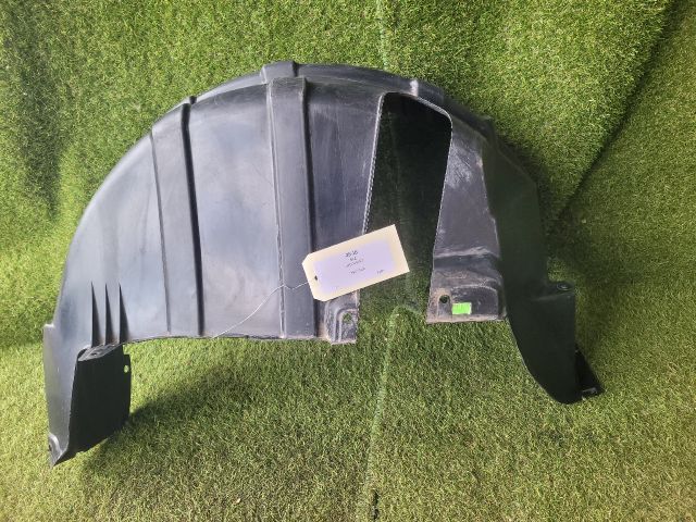 bontott SUZUKI SX4 Jobb első Dobbetét (Kerékjárati, Műanyag)