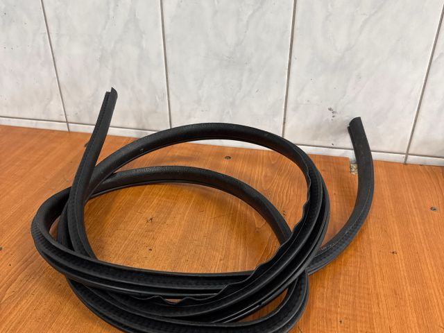 bontott SUZUKI SX4 Jobb első Gumikéder