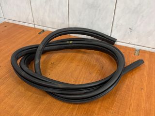 bontott SUZUKI SX4 Jobb első Gumikéder