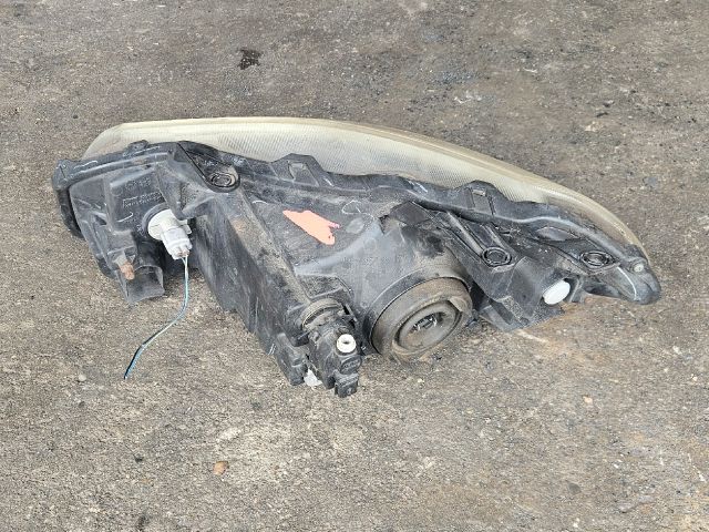 bontott SUZUKI SX4 Jobb Fényszóró