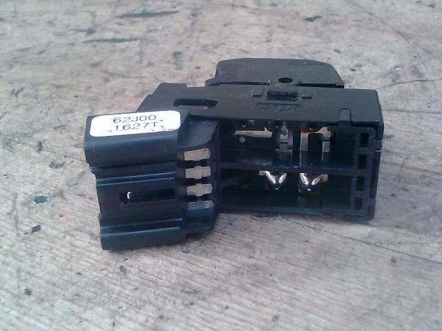 bontott SUZUKI SX4 Jobb hátsó Ablakemelő Kapcsoló