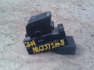 bontott SUZUKI SX4 Jobb hátsó Ablakemelő Kapcsoló