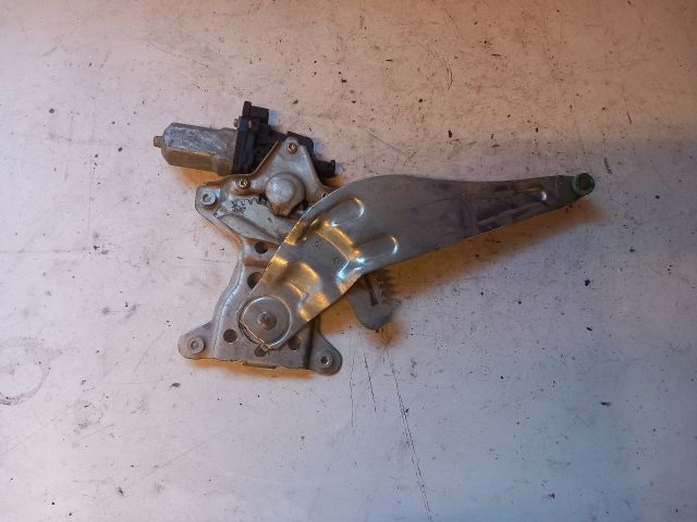 bontott SUZUKI SX4 Jobb hátsó Ablakemelő Motor