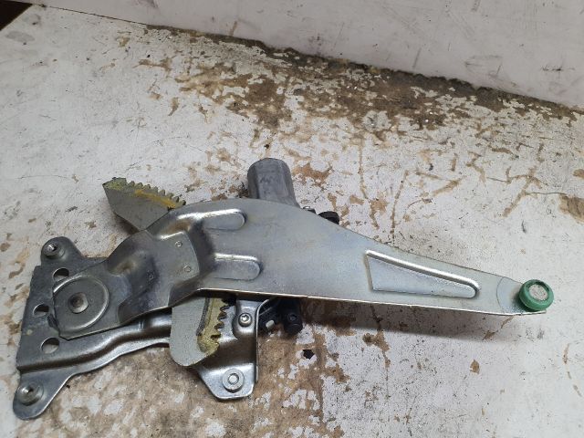 bontott SUZUKI SX4 Jobb hátsó Ablakemelő Szerkezet (Elektromos)