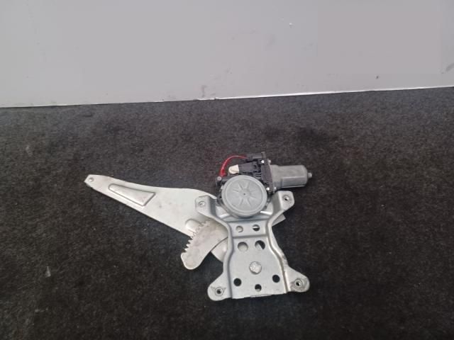 bontott SUZUKI SX4 Jobb hátsó Ablakemelő Szerkezet (Elektromos)