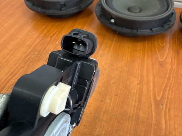 bontott SUZUKI SX4 Jobb hátsó Ablakemelő Szerkezet (Elektromos)