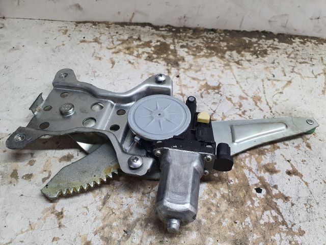 bontott SUZUKI SX4 Jobb hátsó Ablakemelő Szerkezet (Elektromos)