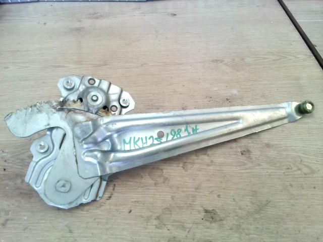 bontott SUZUKI SX4 Jobb hátsó Ablakemelő Szerkezet (Mechanikus)